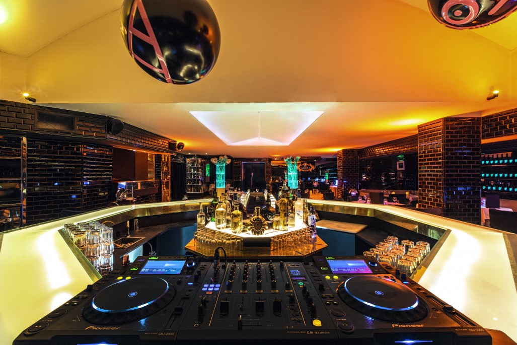 NOUVEAU VIP ROOM
